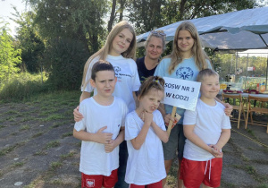 Zdjęcie przedstawia reprezentacje szkoły na XXIII Olimpiadę Dziecięcą.