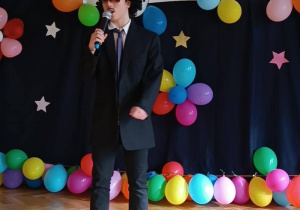 Uczeń prezentuje piosenkę K.Krawczyka