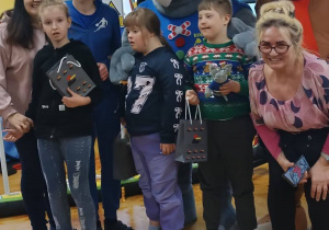 zdjęcie grupowe z Rogatkiem.